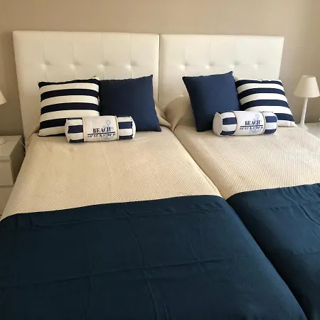 펜션 Marbella House 에스테포나